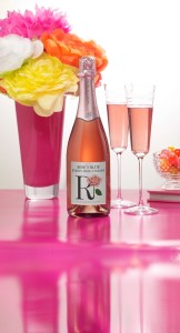 Rose N Blum Bubbly Moscato Rose Beauty Shot